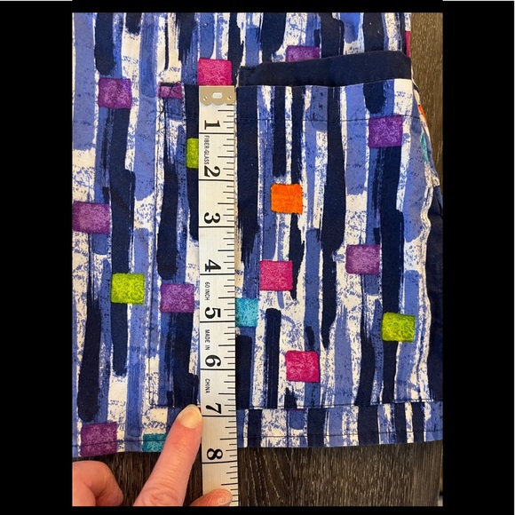 Scrubs, Scrub top, White Cross Blue/White, Short Sleeve Size XL - Picture 12 of 14